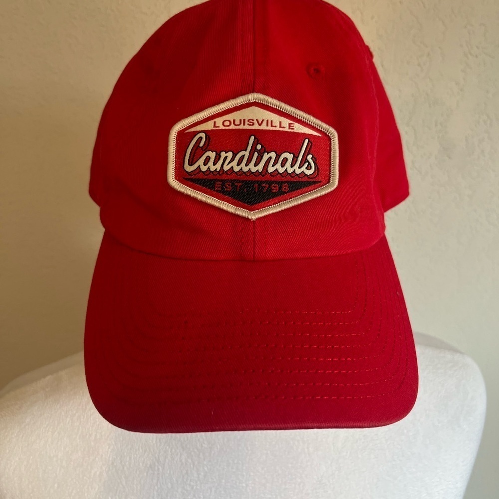 Louisville Cardinals NWOT Captivating Red Tuck-Strap Baseball Cap OSFM